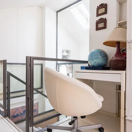 La Finestra Apartment