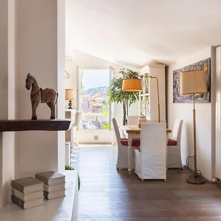 La Finestra Apartment