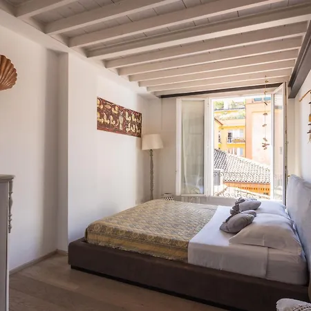 La Finestra Apartment *