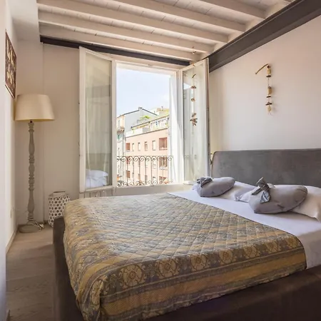 La Finestra Apartment